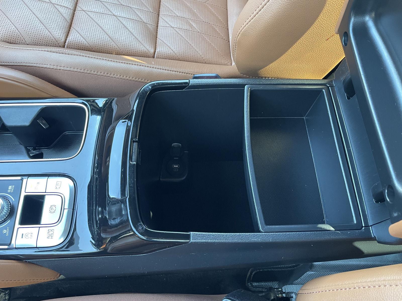 Vehicle photo 37
