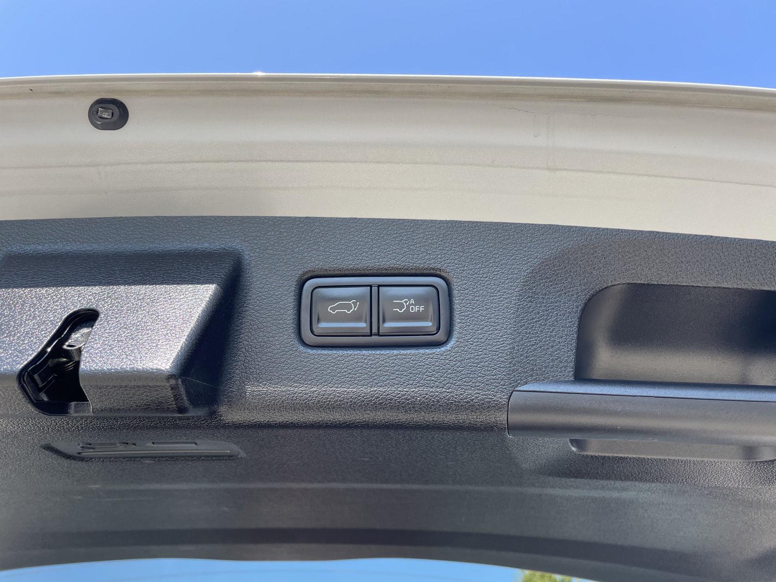 Vehicle photo 42