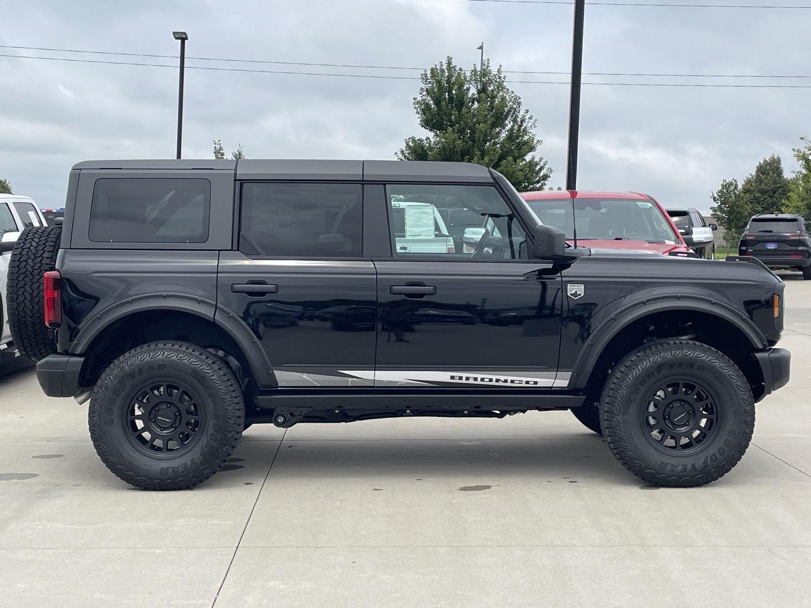 Vehicle photo 6