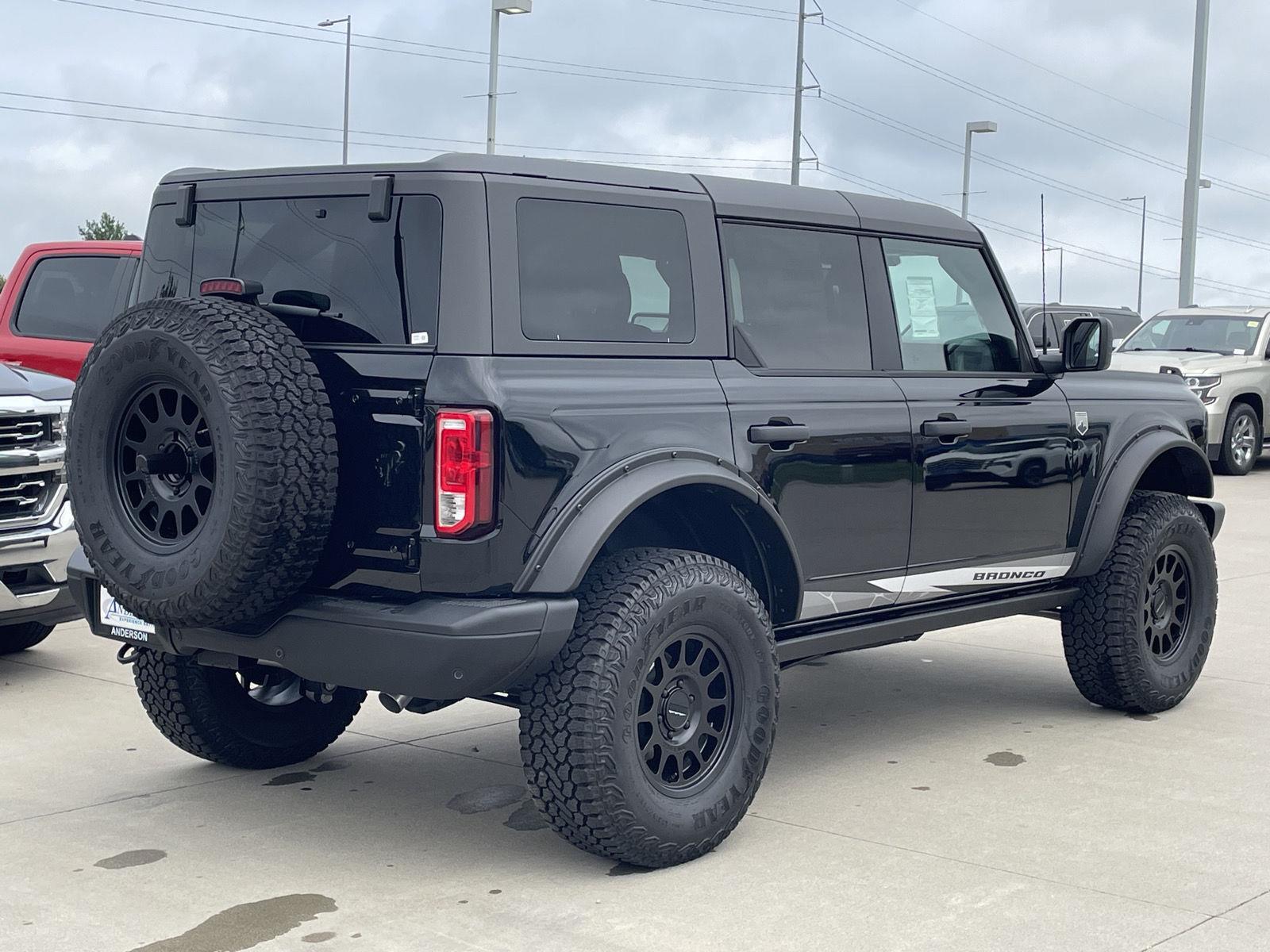 Vehicle photo 7
