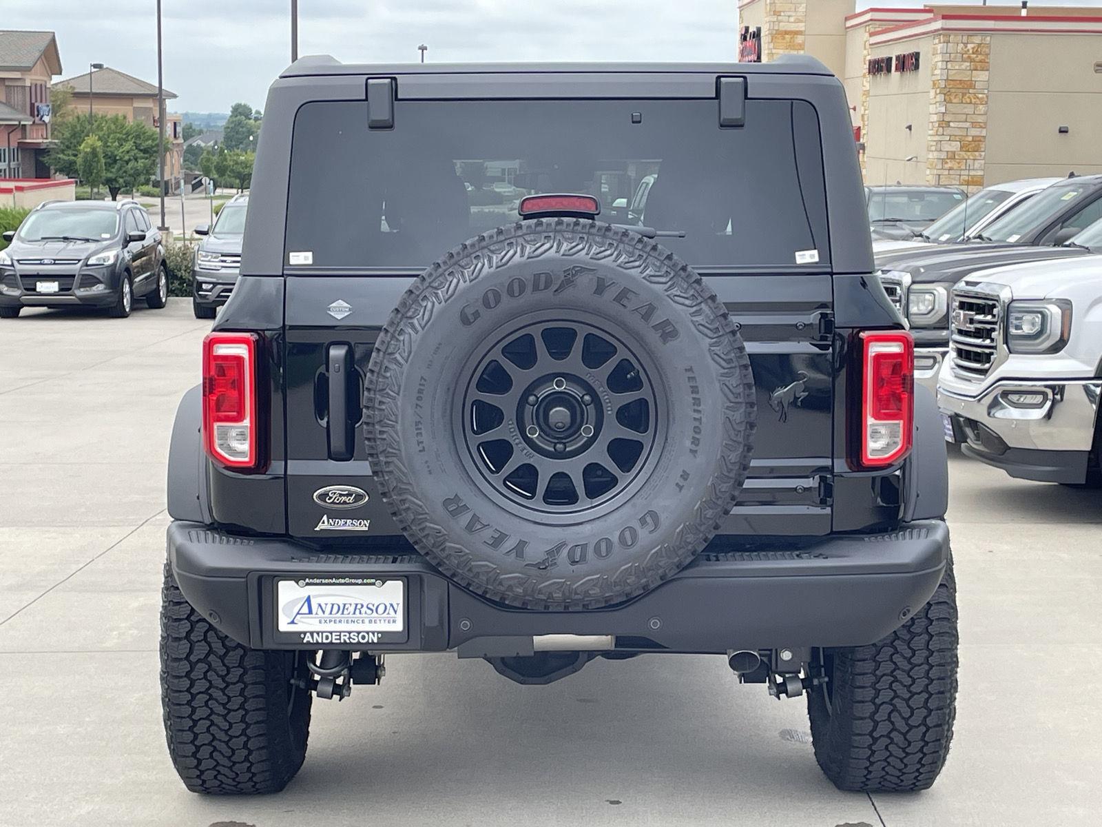 Vehicle photo 8