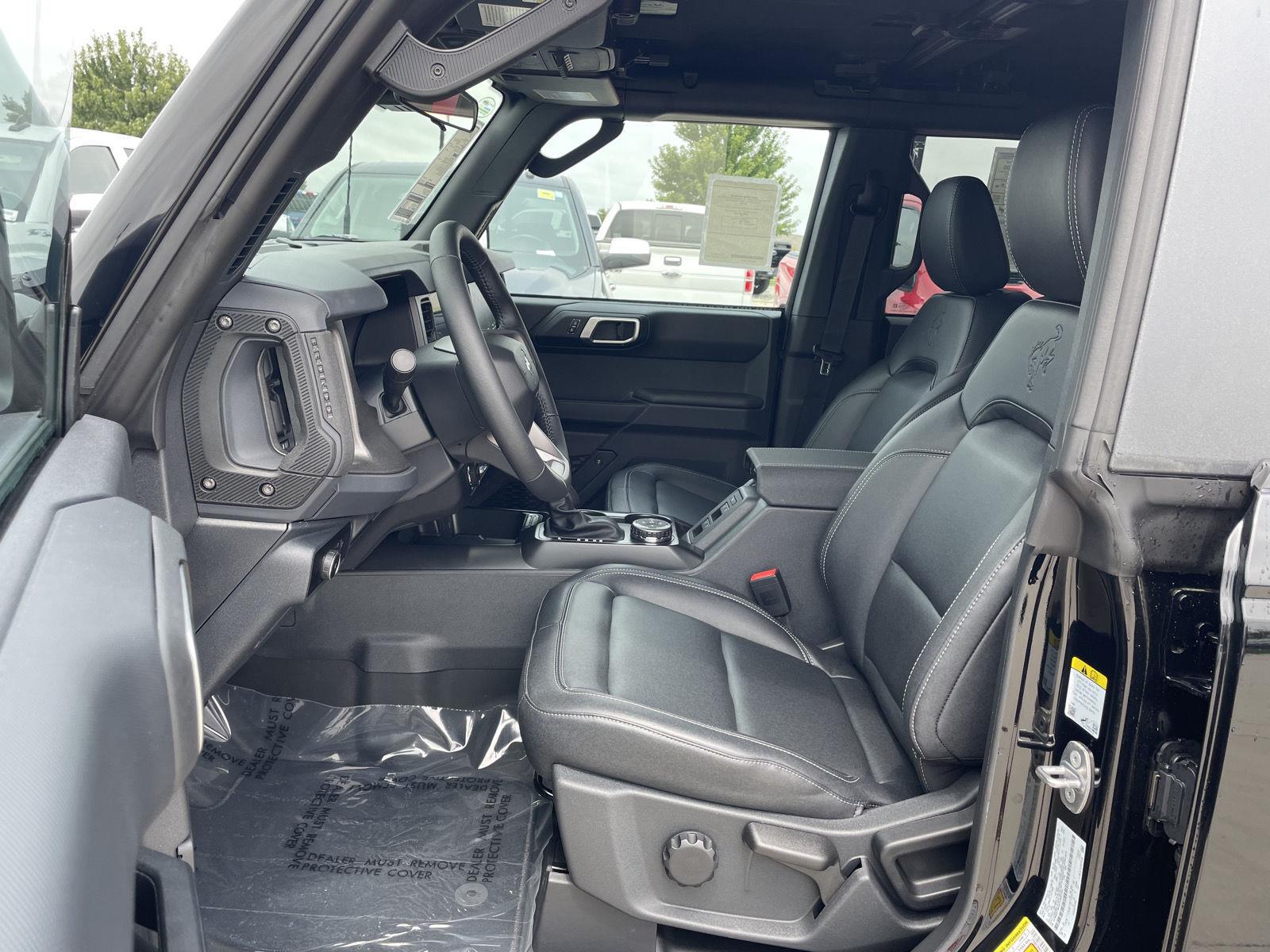 Vehicle photo 16