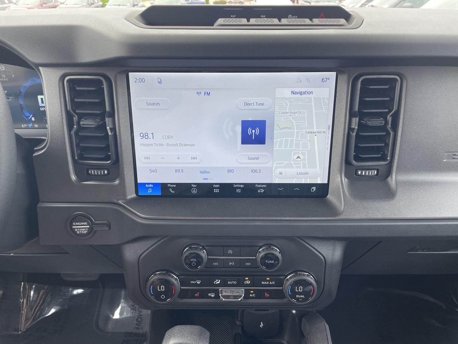Vehicle photo 21