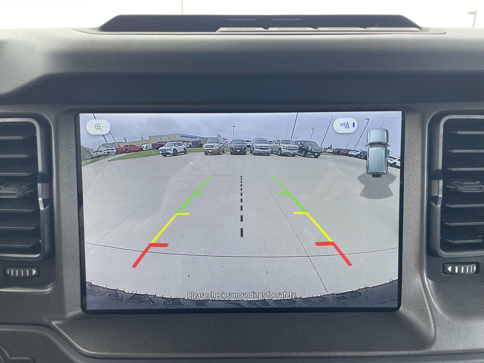 Vehicle photo 22