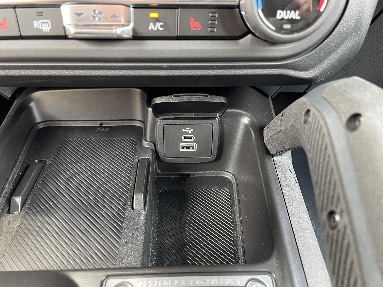 Vehicle photo 27