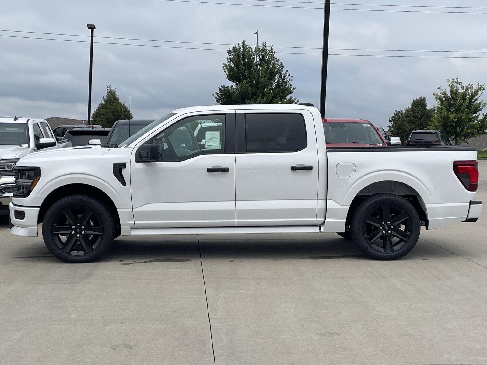 Vehicle photo 2