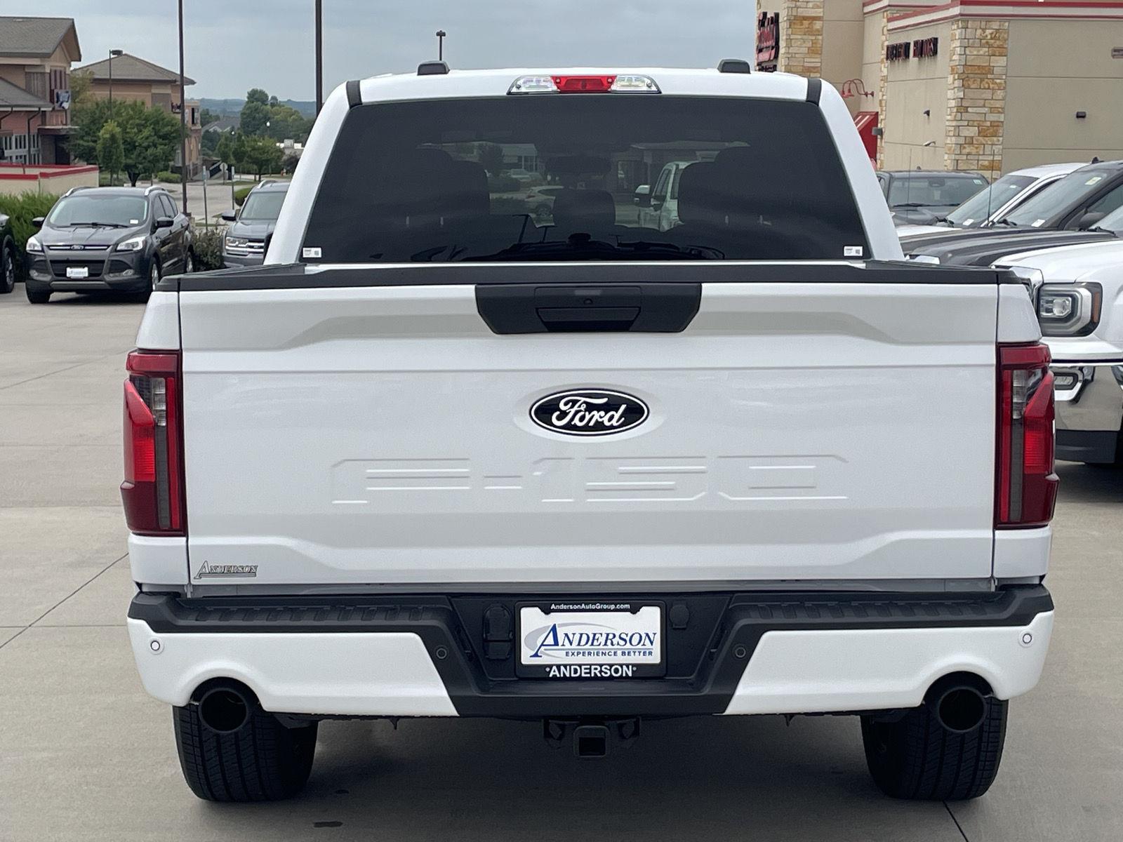 Vehicle photo 8