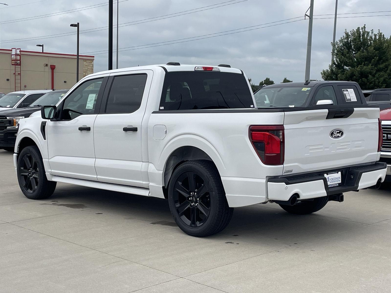 Vehicle photo 9
