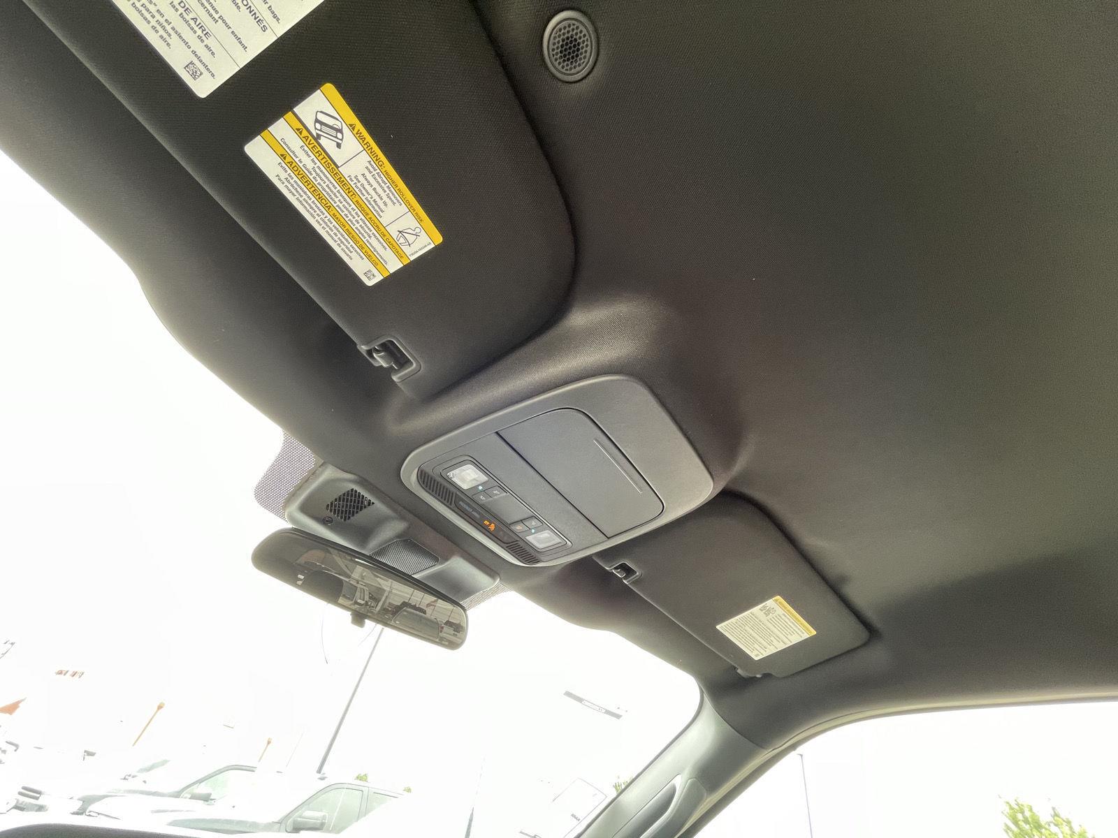 Vehicle photo 20