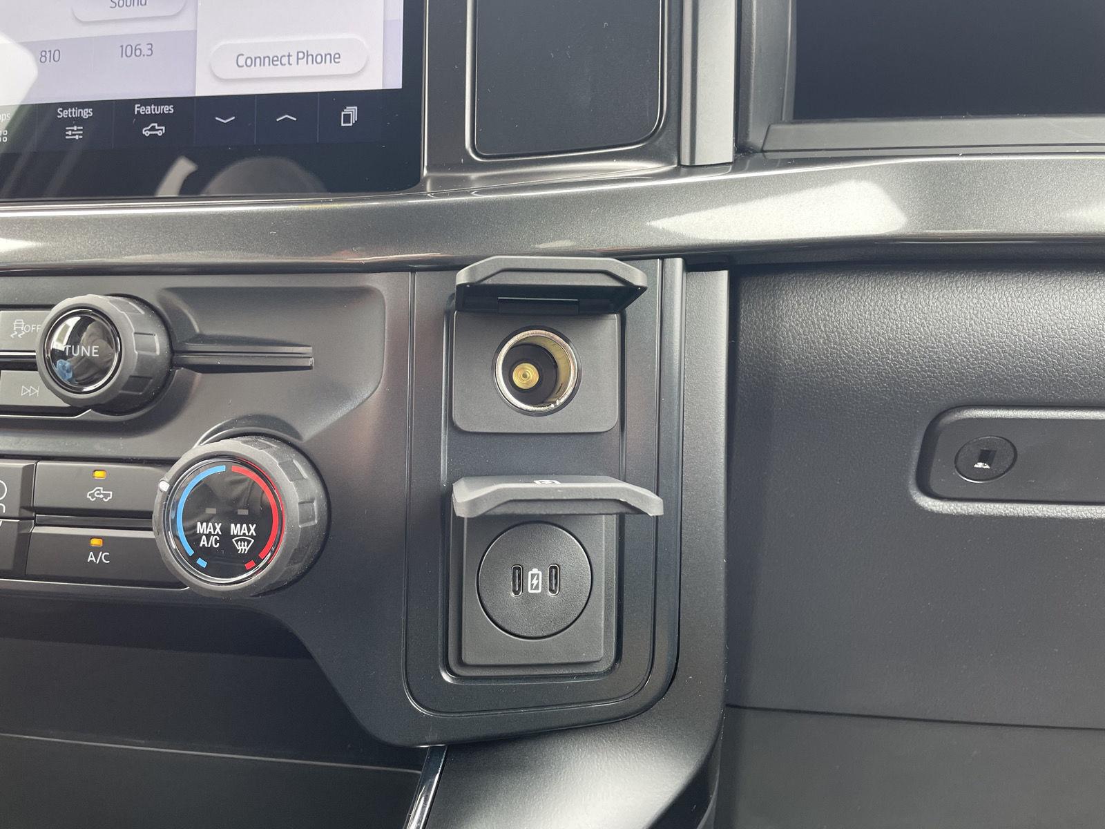 Vehicle photo 26