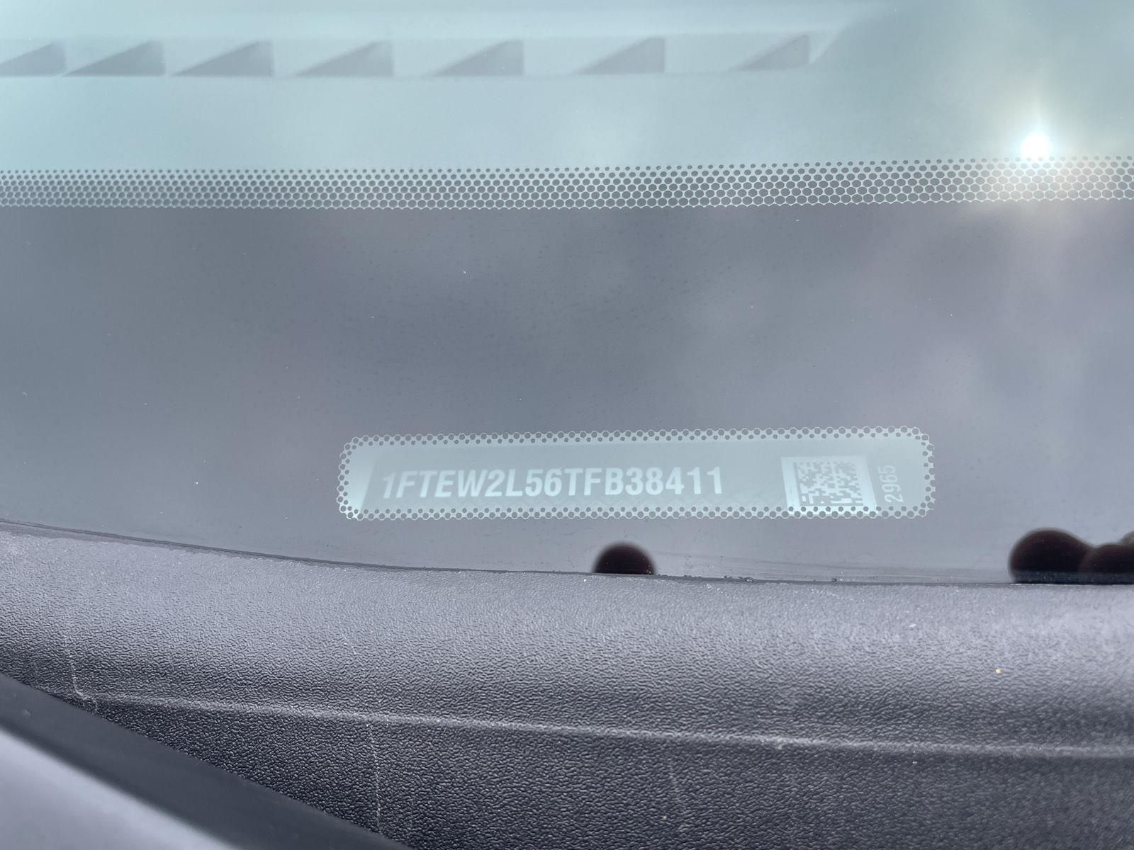 Vehicle photo 31