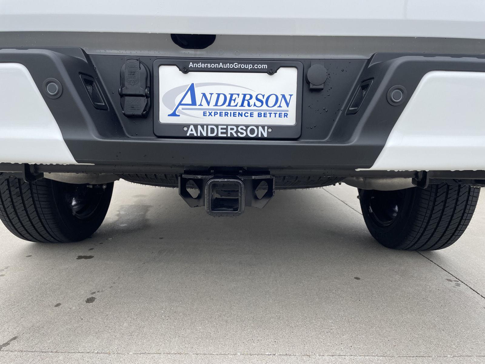 Vehicle photo 34