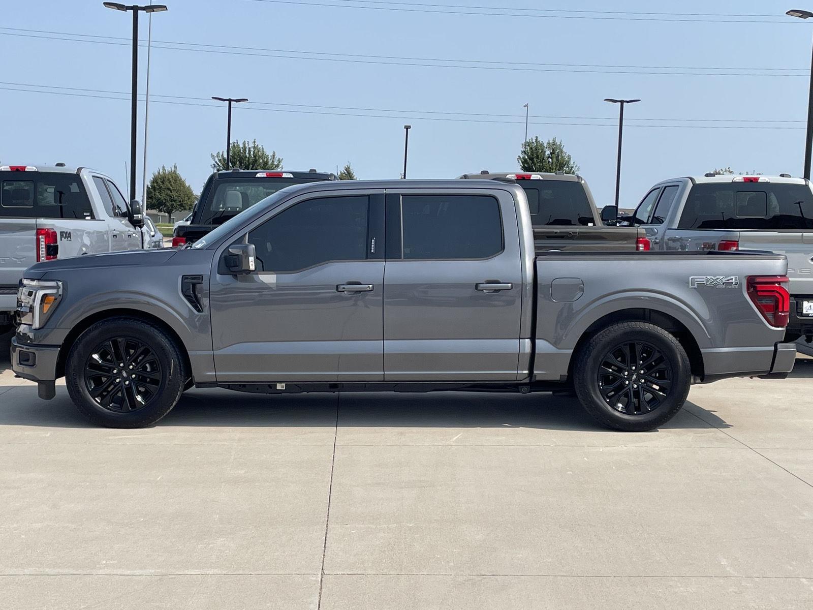Vehicle photo 2