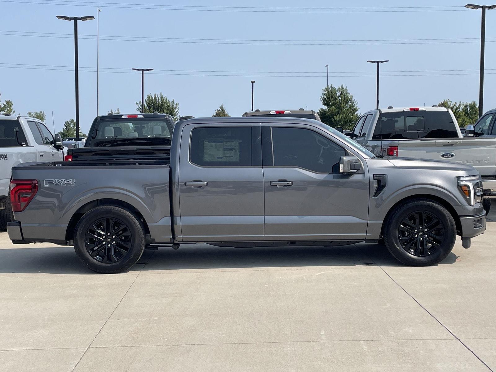 Vehicle photo 6