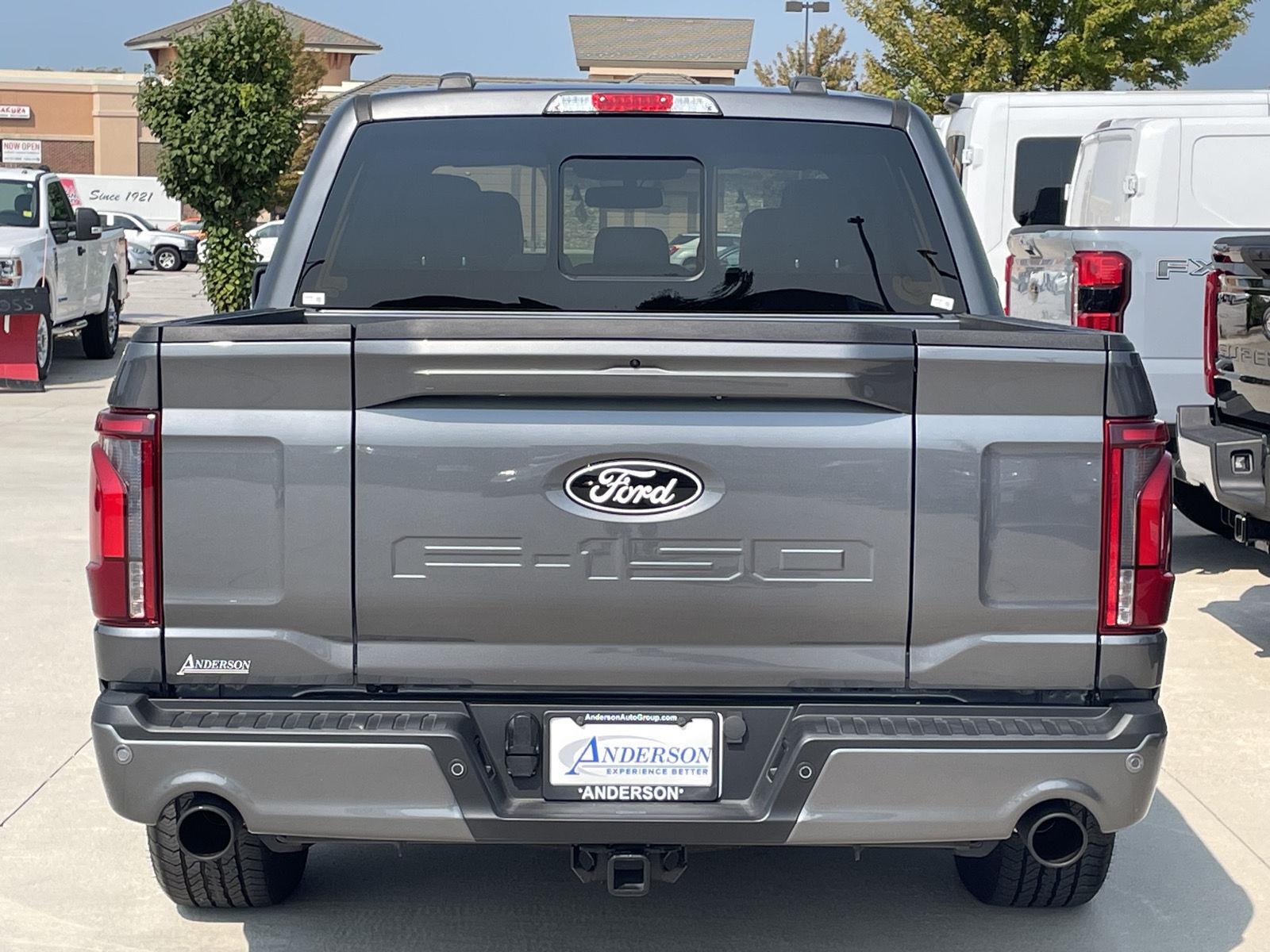 Vehicle photo 8