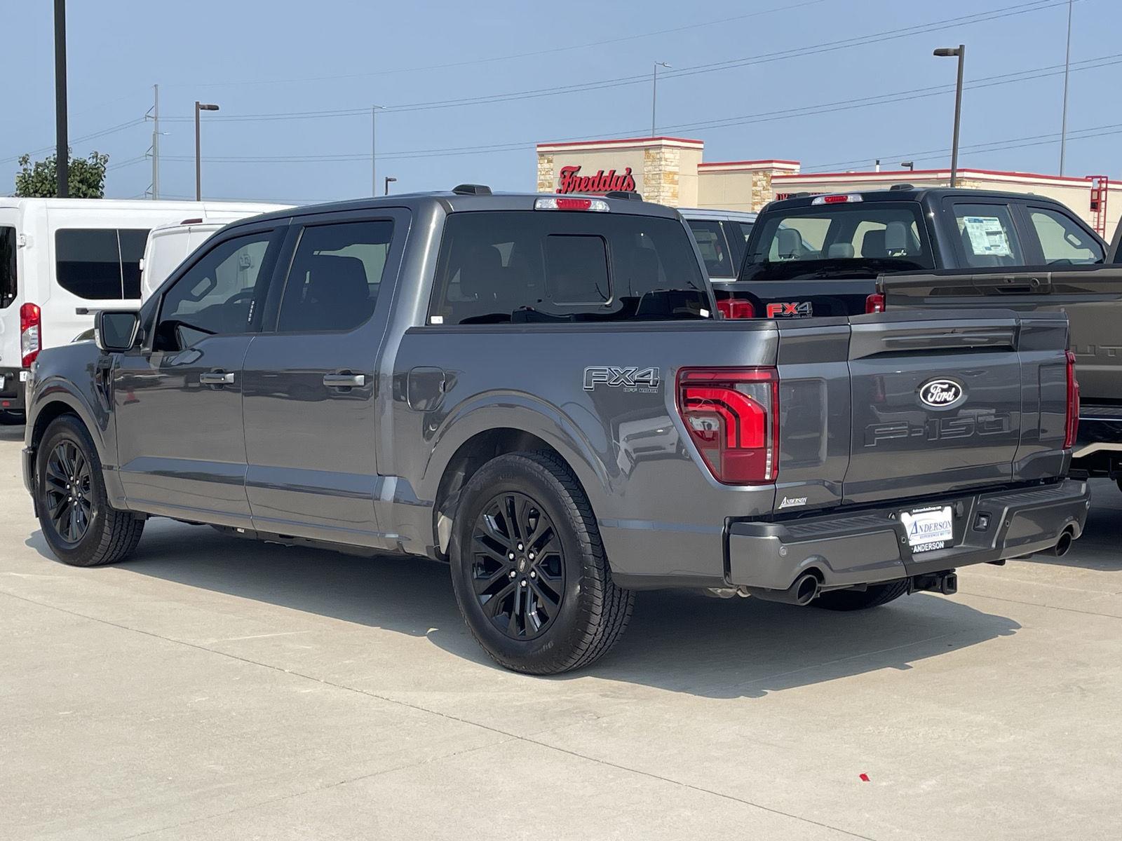 Vehicle photo 9