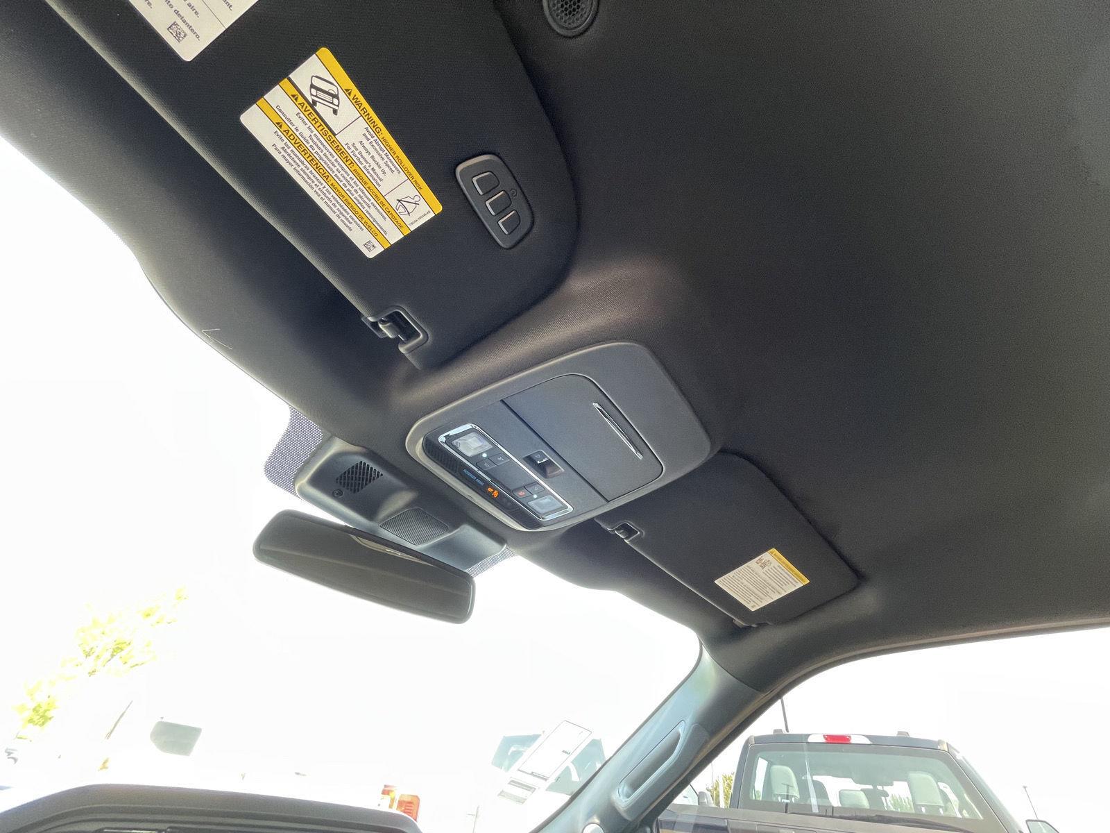 Vehicle photo 20