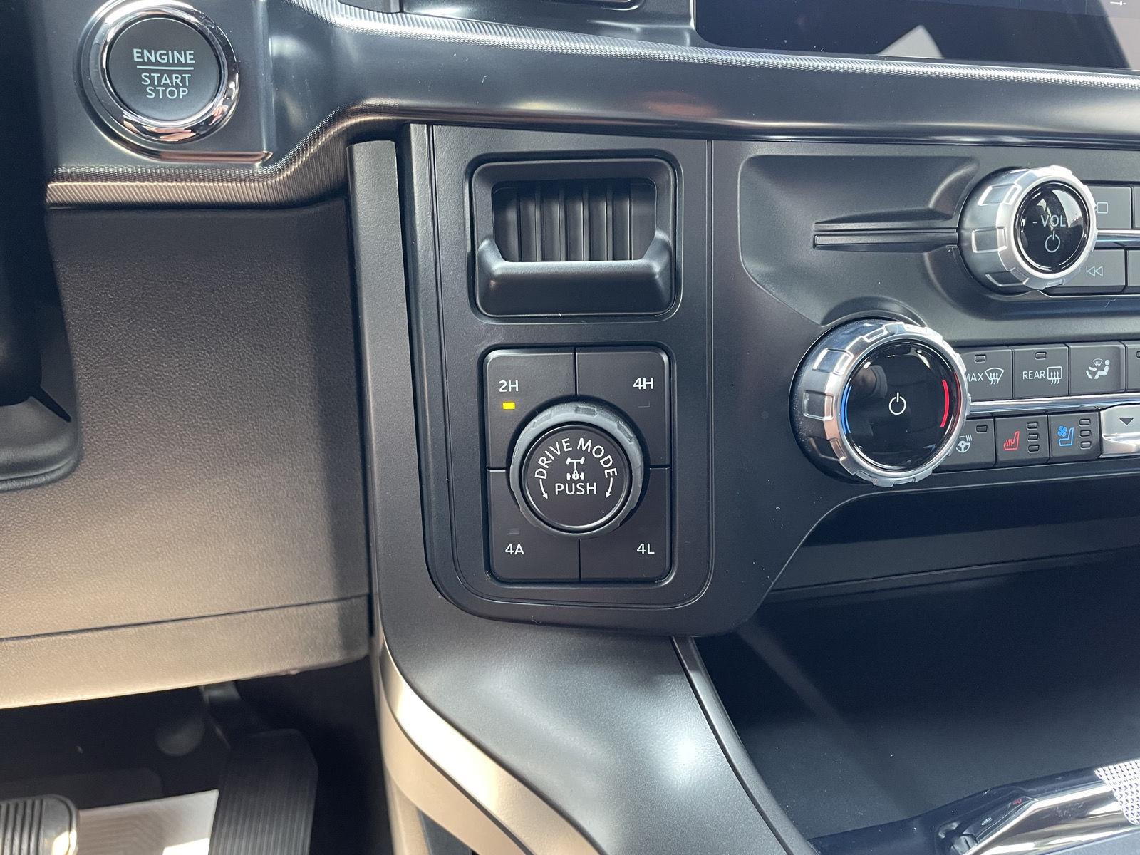 Vehicle photo 31