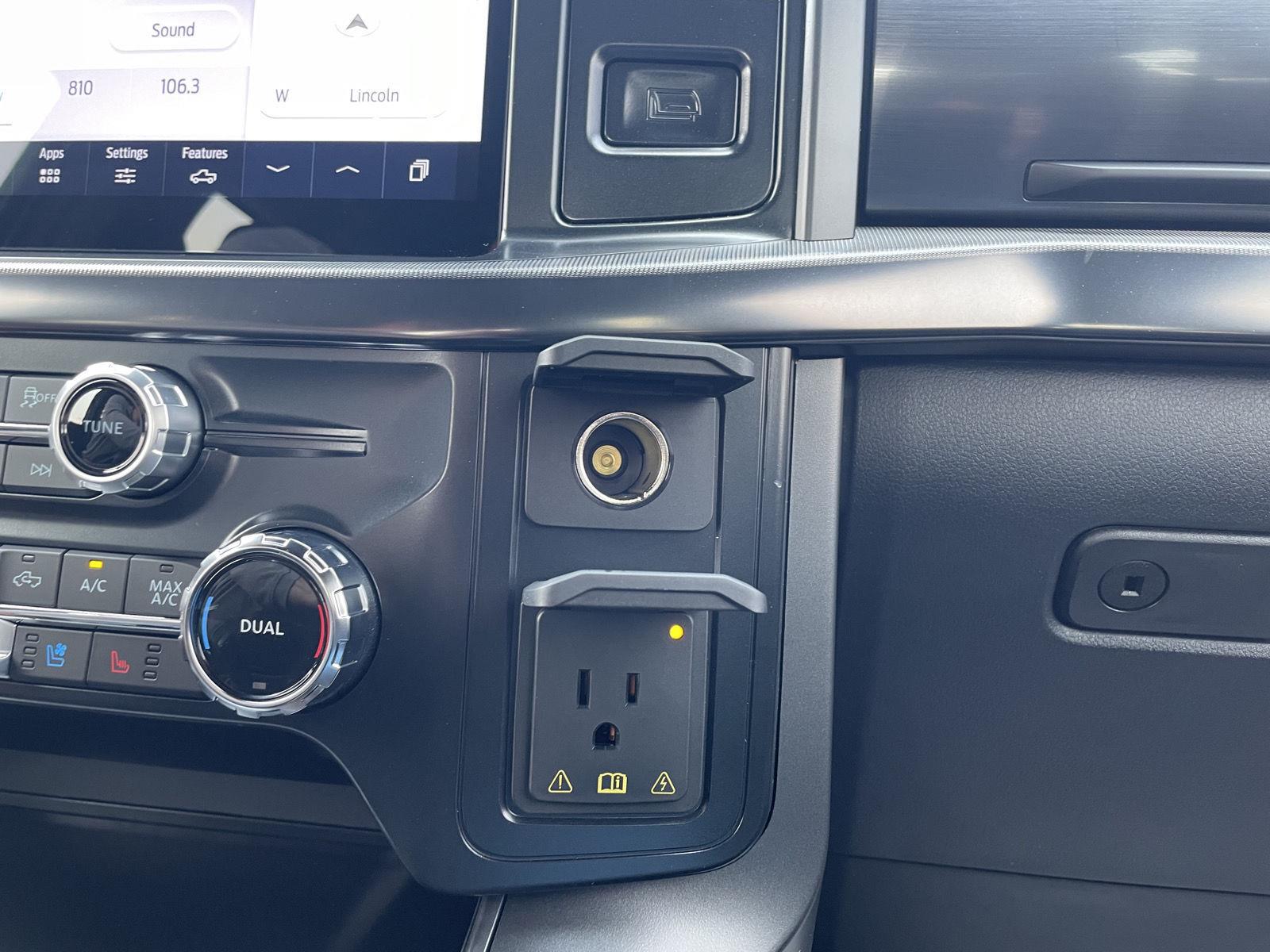 Vehicle photo 32