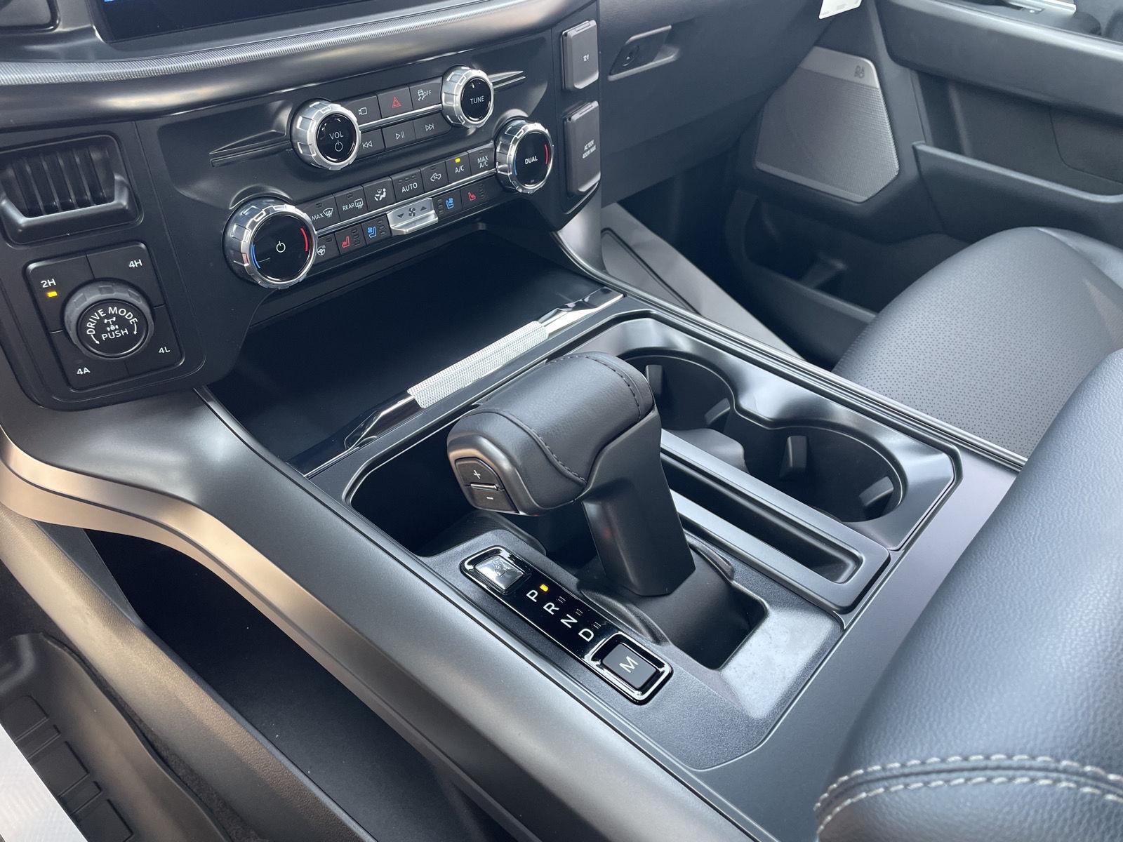 Vehicle photo 34