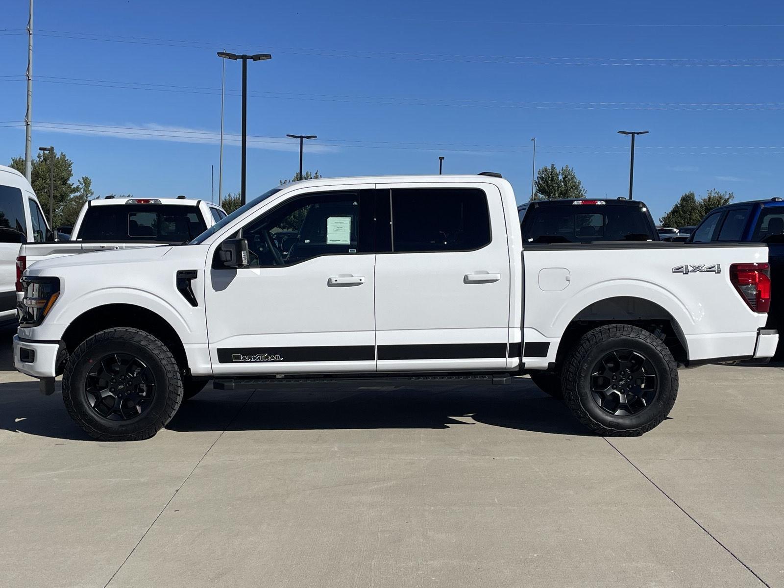 Vehicle photo 2