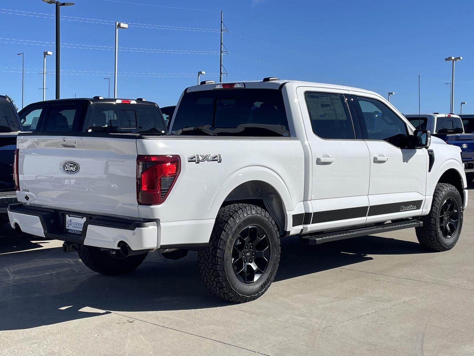 Vehicle photo 7