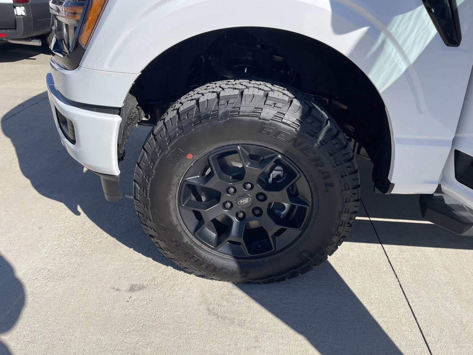 Vehicle photo 10