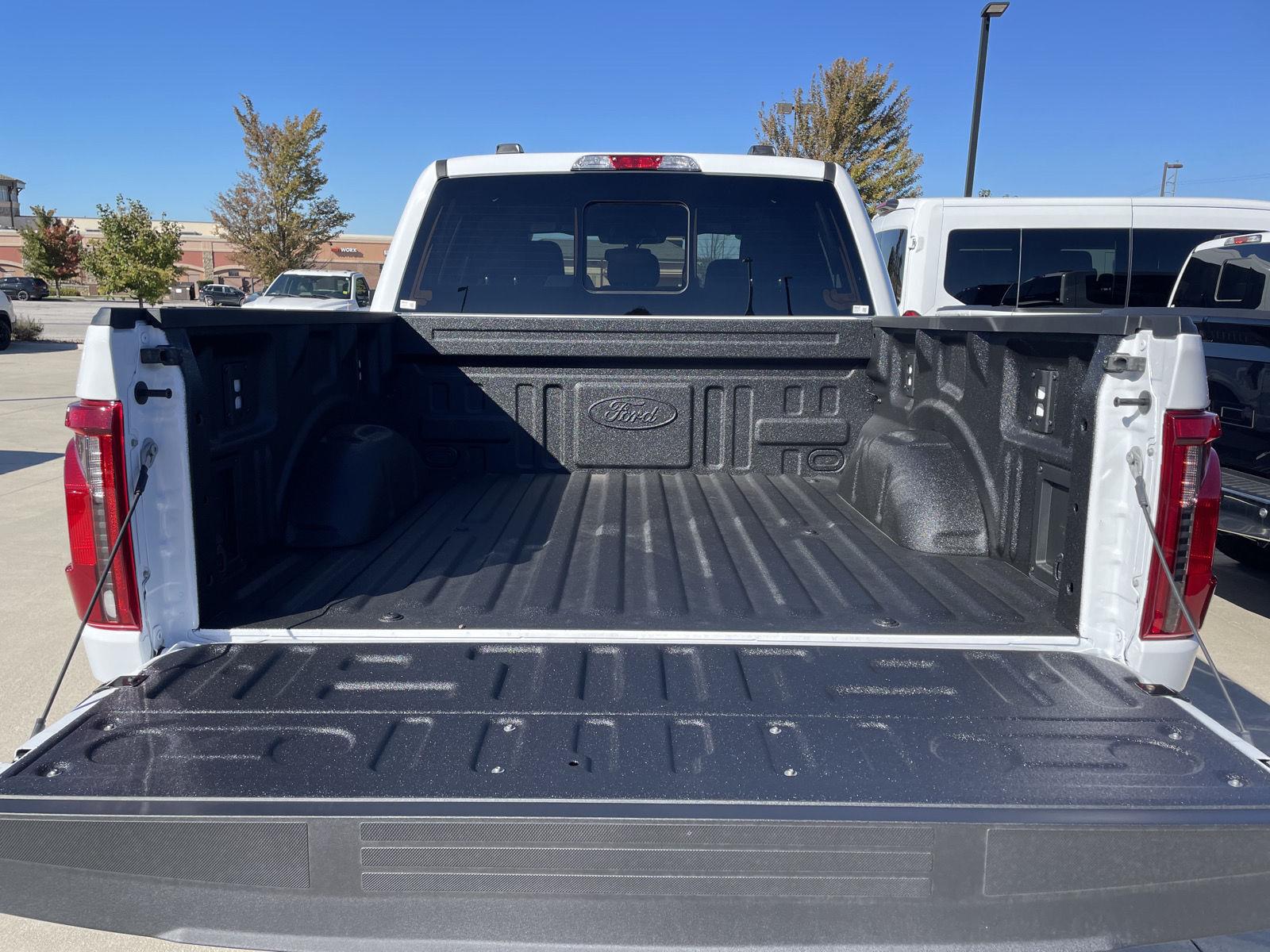 Vehicle photo 37