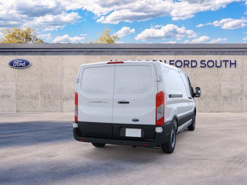 Vehicle photo 8