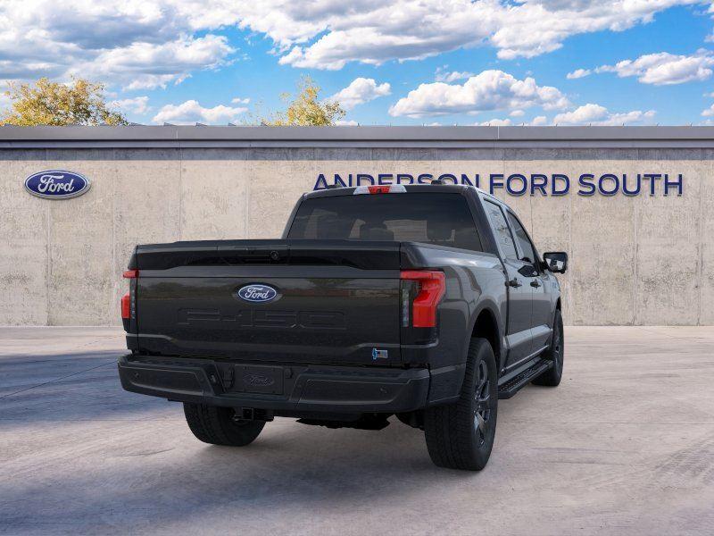Vehicle photo 8