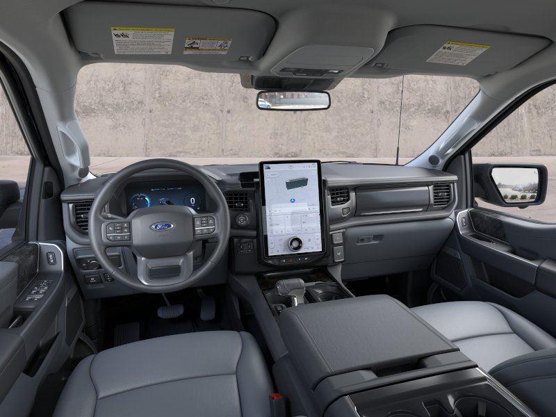 Vehicle photo 9