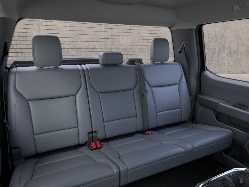 Vehicle photo 11
