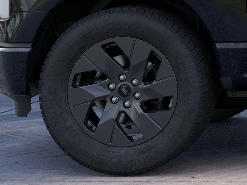 Vehicle photo 19