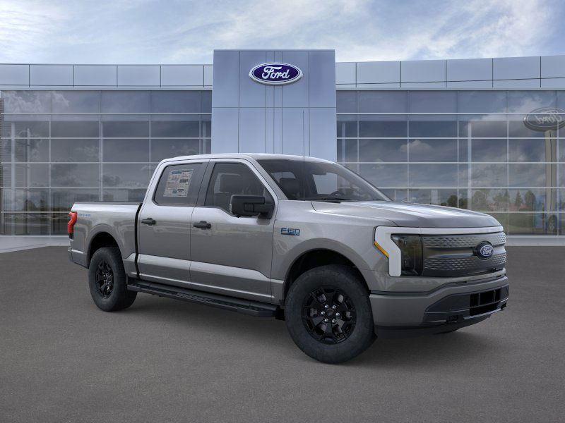 2025 Ford F-150 Lightning XLT photo 7