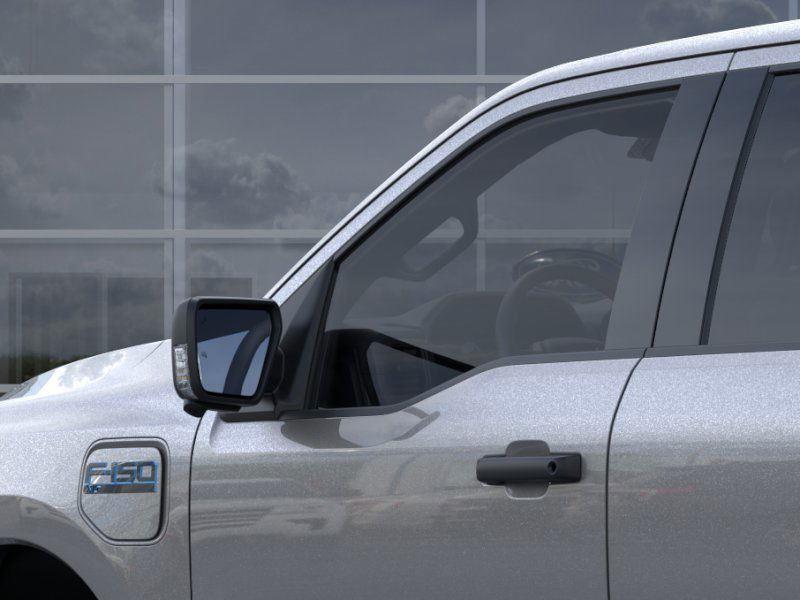 2025 Ford F-150 Lightning XLT photo 20