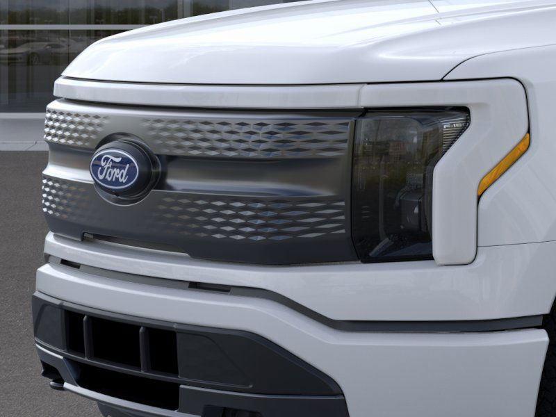 2025 Ford F-150 Lightning XLT photo 15