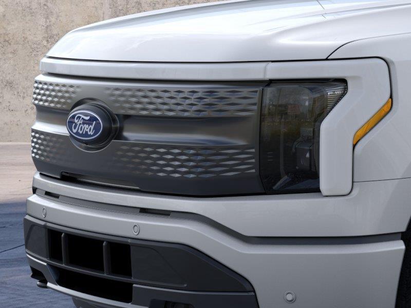 Vehicle photo 17