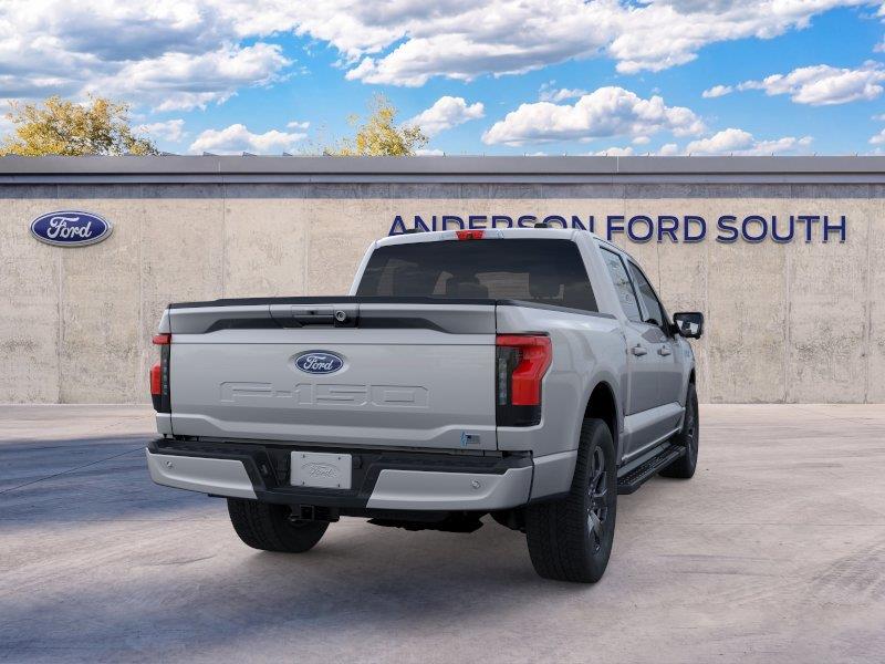 Vehicle photo 8