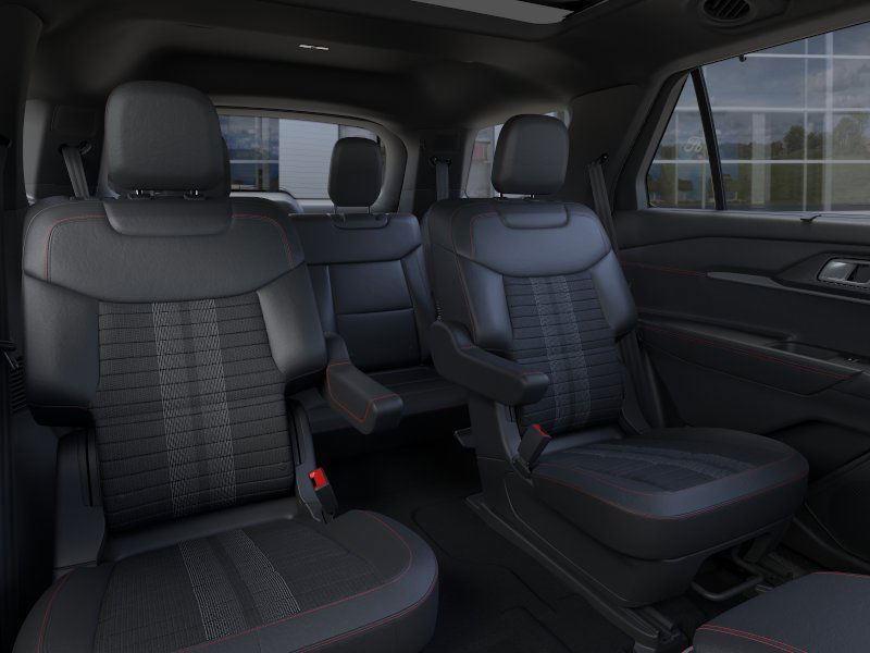 2025 Ford Explorer ST-Line photo 9