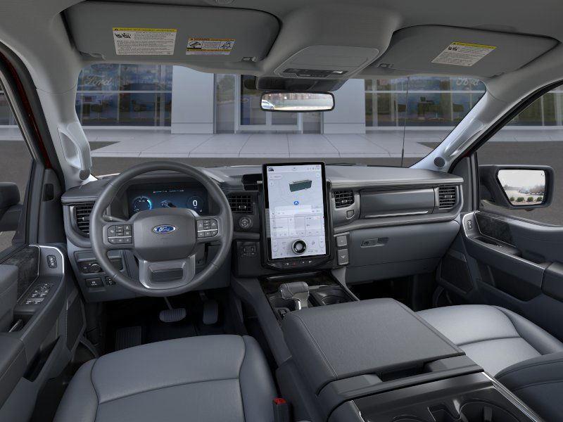 2025 Ford F-150 Lightning photo 4