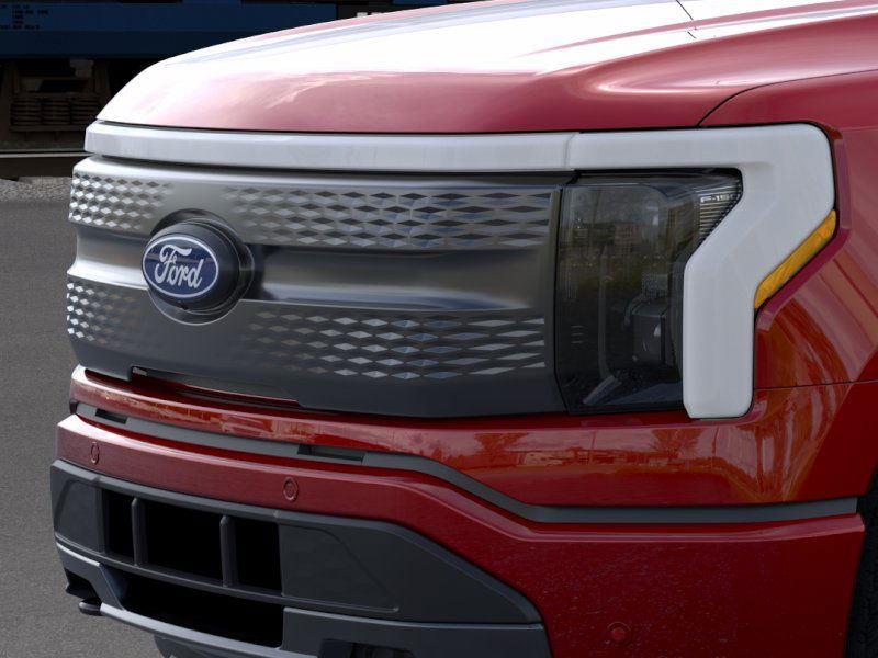 2025 Ford F-150 Lightning photo 11