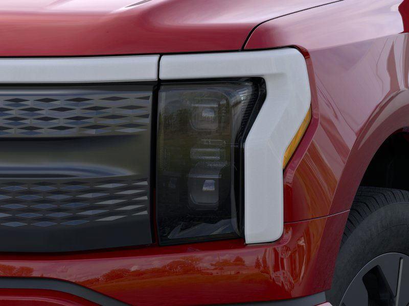 2025 Ford F-150 Lightning photo 12