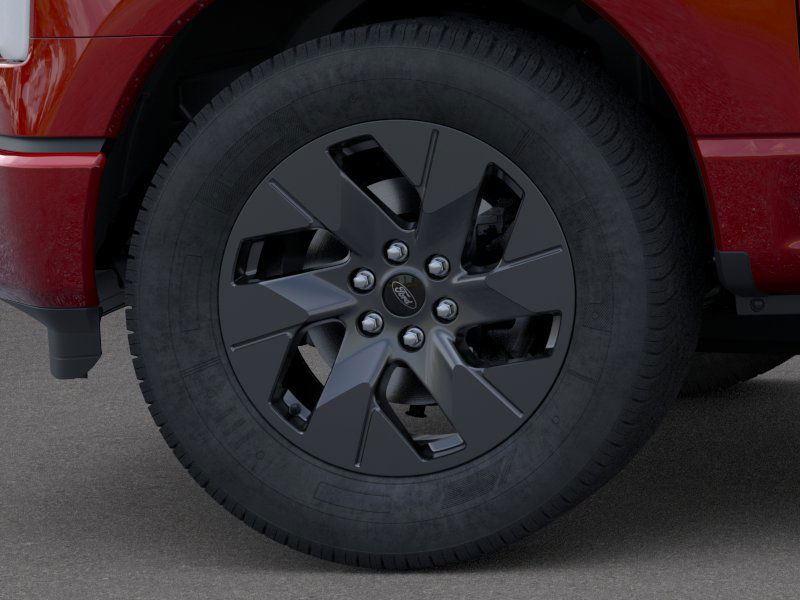 2025 Ford F-150 Lightning photo 13