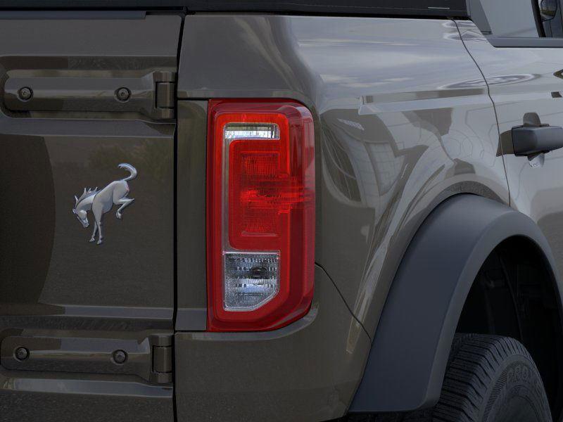 2025 Ford Bronco Base photo 22