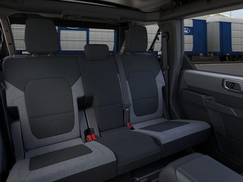 2025 Ford Bronco Base photo 11