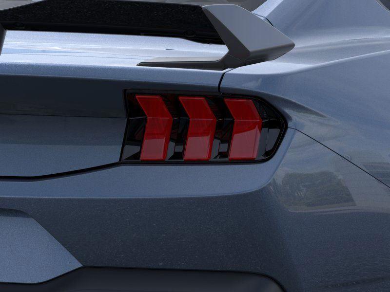 2025 Ford Mustang Dark Horse photo 15