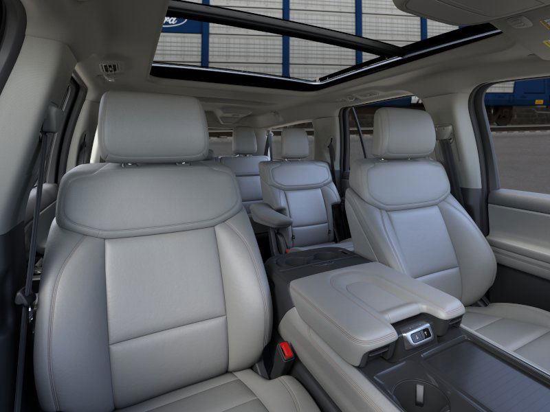 2025 Ford Expedition MAX photo 9
