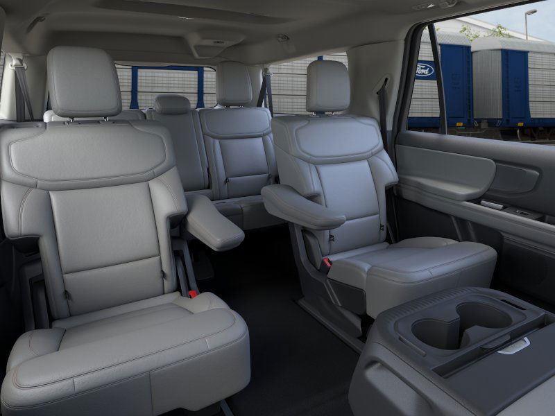 2025 Ford Expedition MAX photo 10