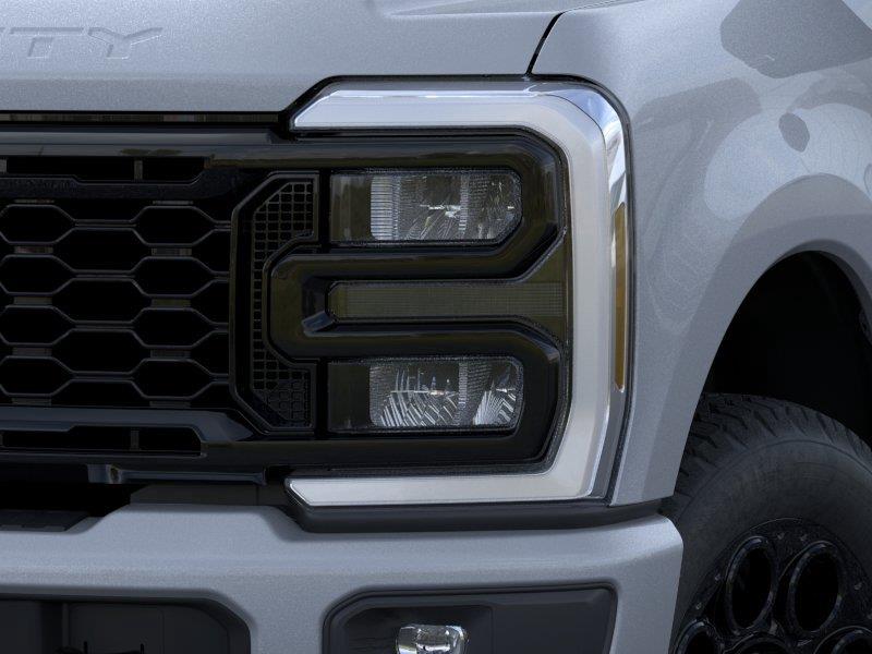 Vehicle photo 18