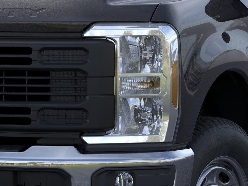 Vehicle photo 18